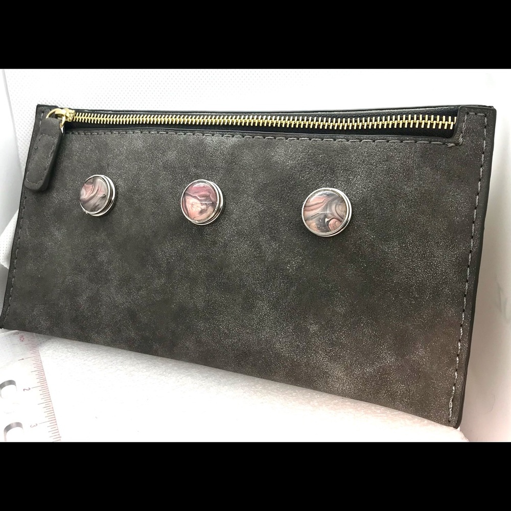 Clutch purse wristlet with 3 Handmade 20mm snaps
